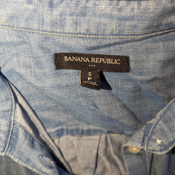 Banana Republic Jean Button-Up - Picture 4 of 4